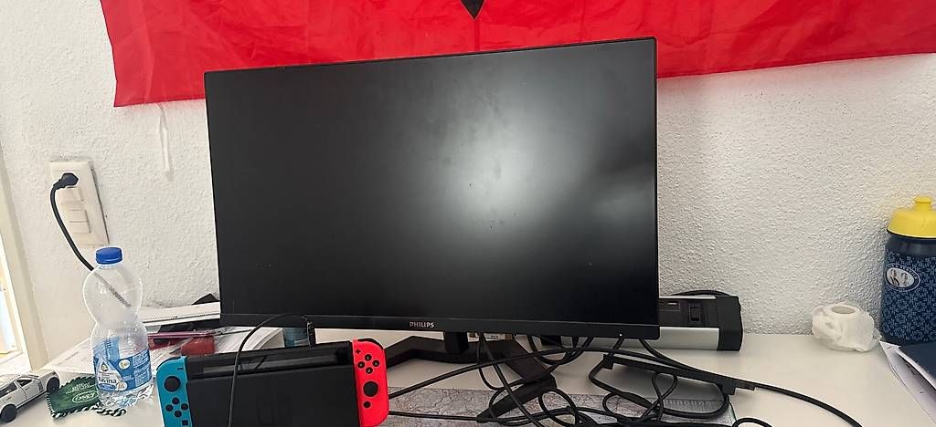 Console: Nintendo Switch 2023 mit Fernsehr + Headset und Controller  – Usato da Untersiggenthal venduto da las_6ttt