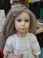 ANTIKE POLZELANPUPPE MIT BLONDEN LOCKEN. 80cm gross