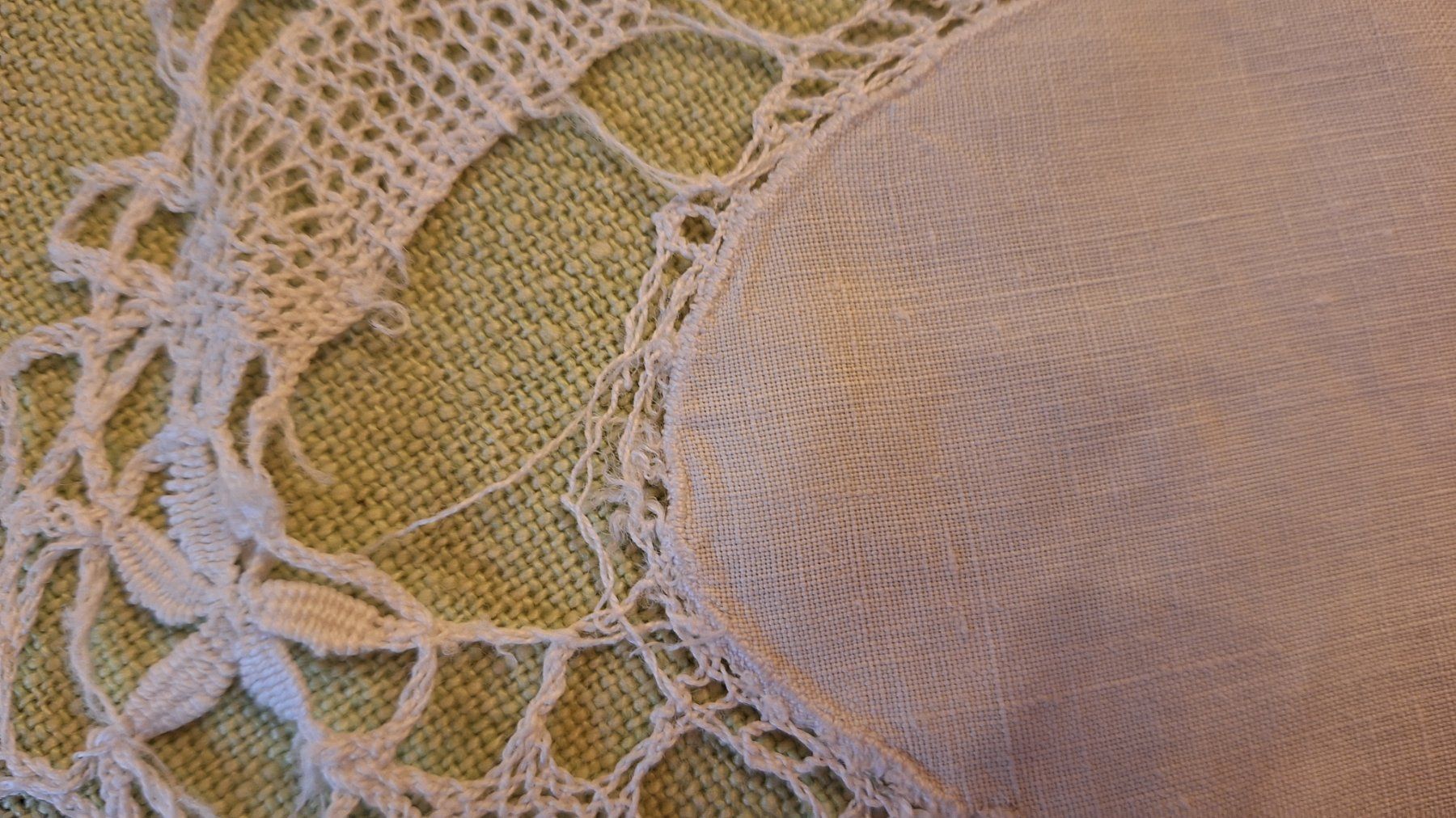 Sonstige Tischwäsche: Lot ,ovale / runde Vintage Spitzen-Deckelchen – Gebraucht aus Dornach von majo8689 8