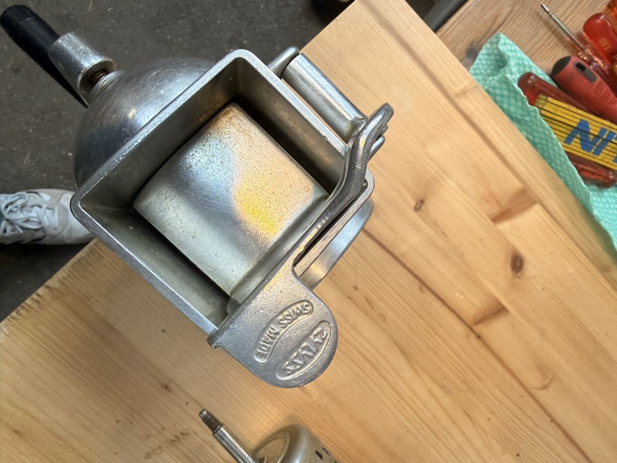 Zyliss Elettrodomestici da cucina: Zyliss Raffel mit 4 Einsätzen – Usato da Wildegg venduto da KramerBeni 2