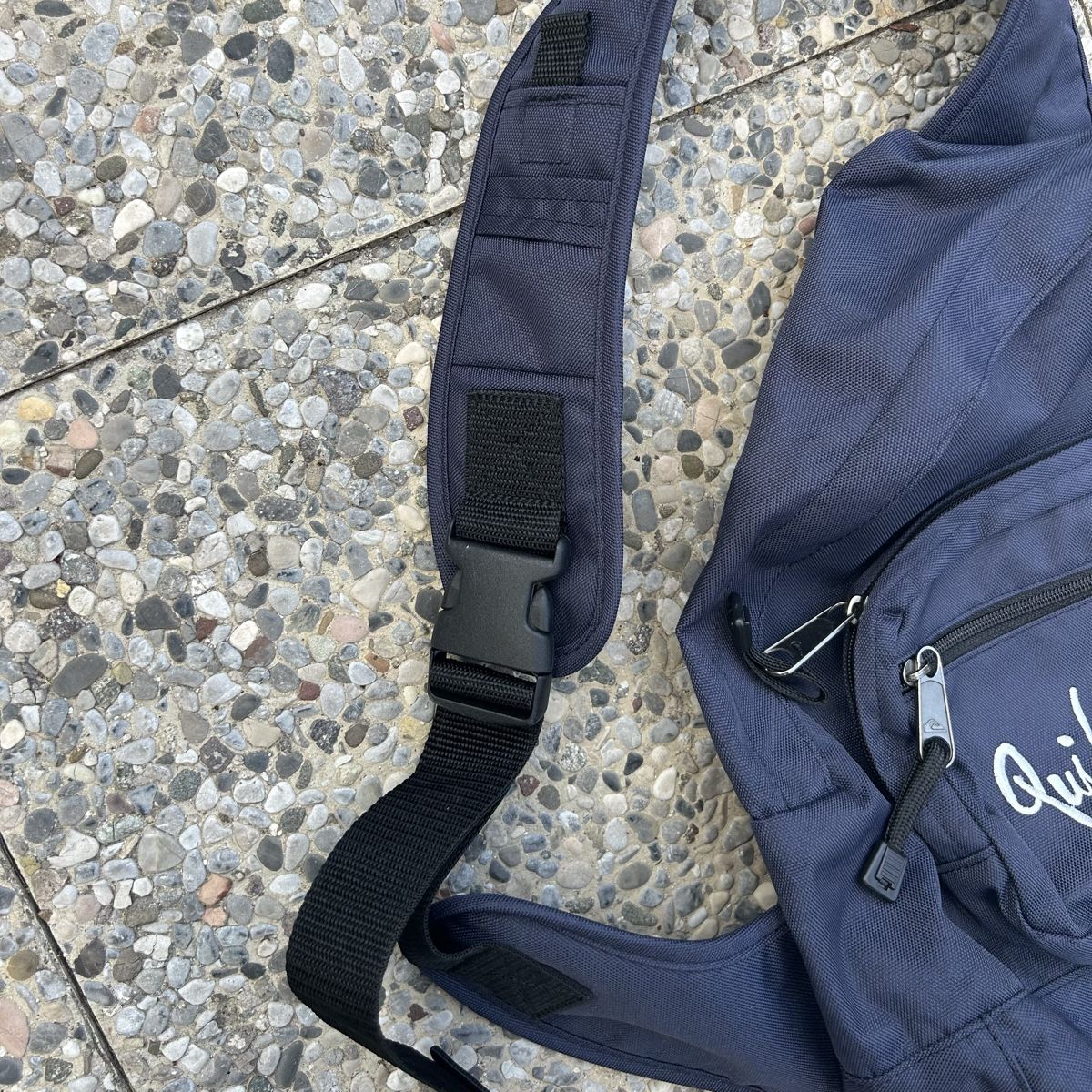 Quiksilver Zaini: Y2K Quiksilver sling bag navy blue – Usato da brent venduto da fukusapes 2