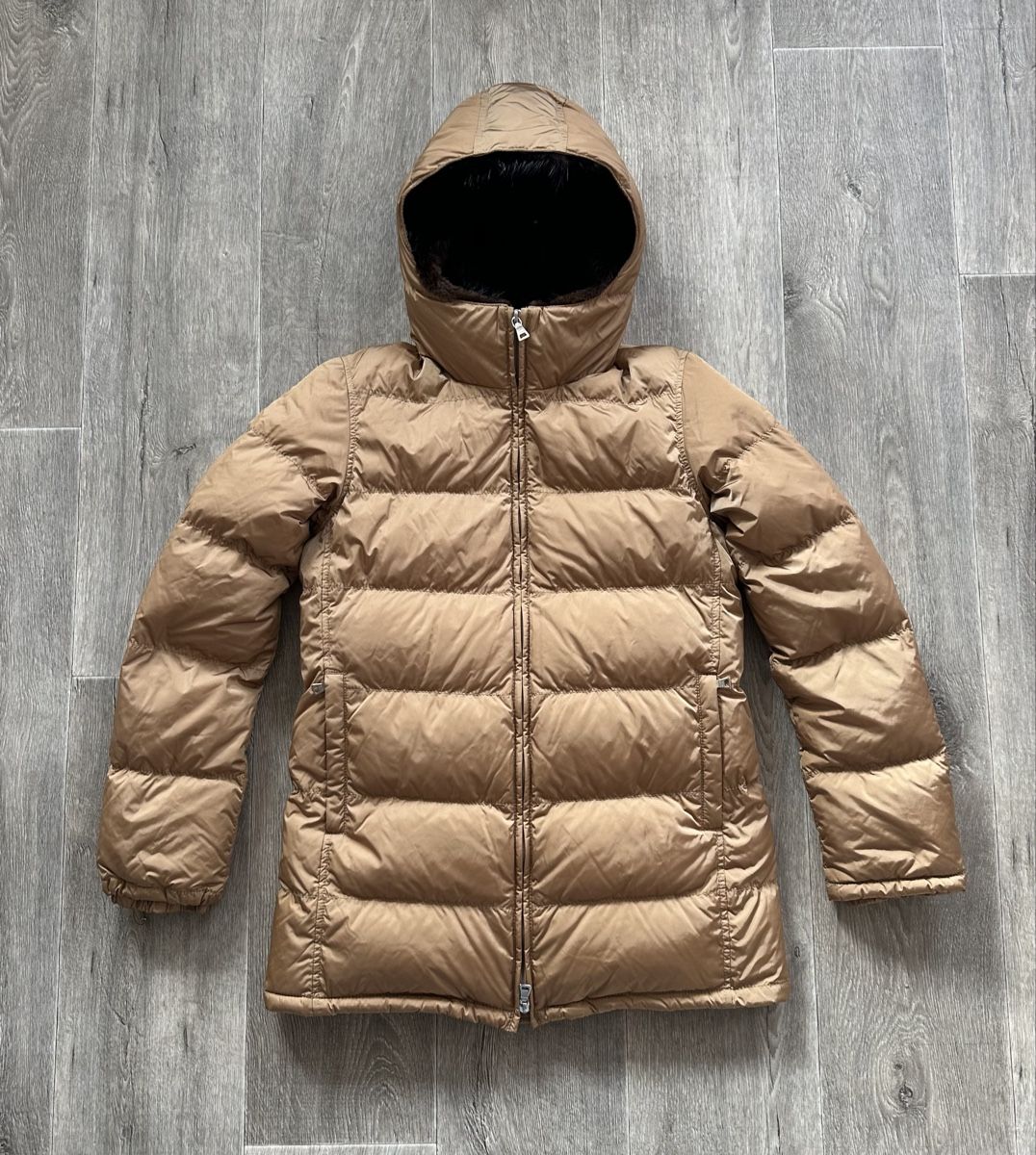 Prada Vestes: Prada Jacke  – D'occasion à Pfäffikon ZH par Nataliia.