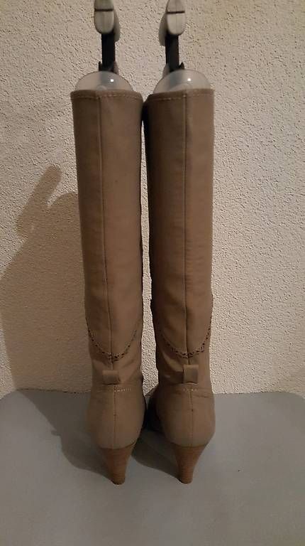 Scarpe da donna: NEU Beige Lederstiefel Gr. 35 – Nuovo (secondo la descrizione) da Basel venduto da kri_wd99 2