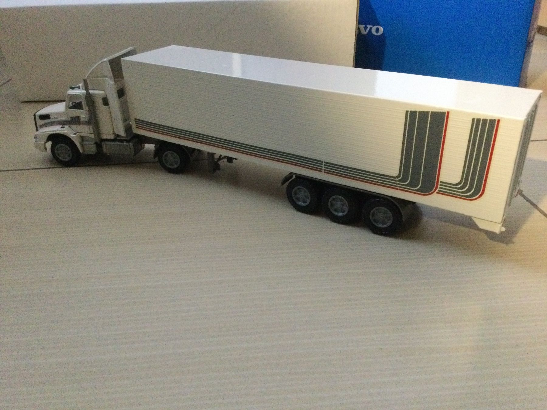 Conrad Modellbausätze & Standmodelle: Volvo NL 12 von Conrad 1:50 – Neu und originalverpackt aus Mezzovico von Herbie53