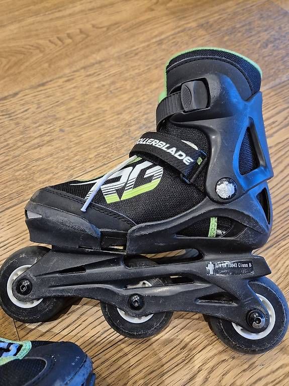 Pattini in linea & Pattini a rotelle: Pattini a rotelle rollerblade tg. 29-34 – Usato da Taverne venduto da jaeggiar 1