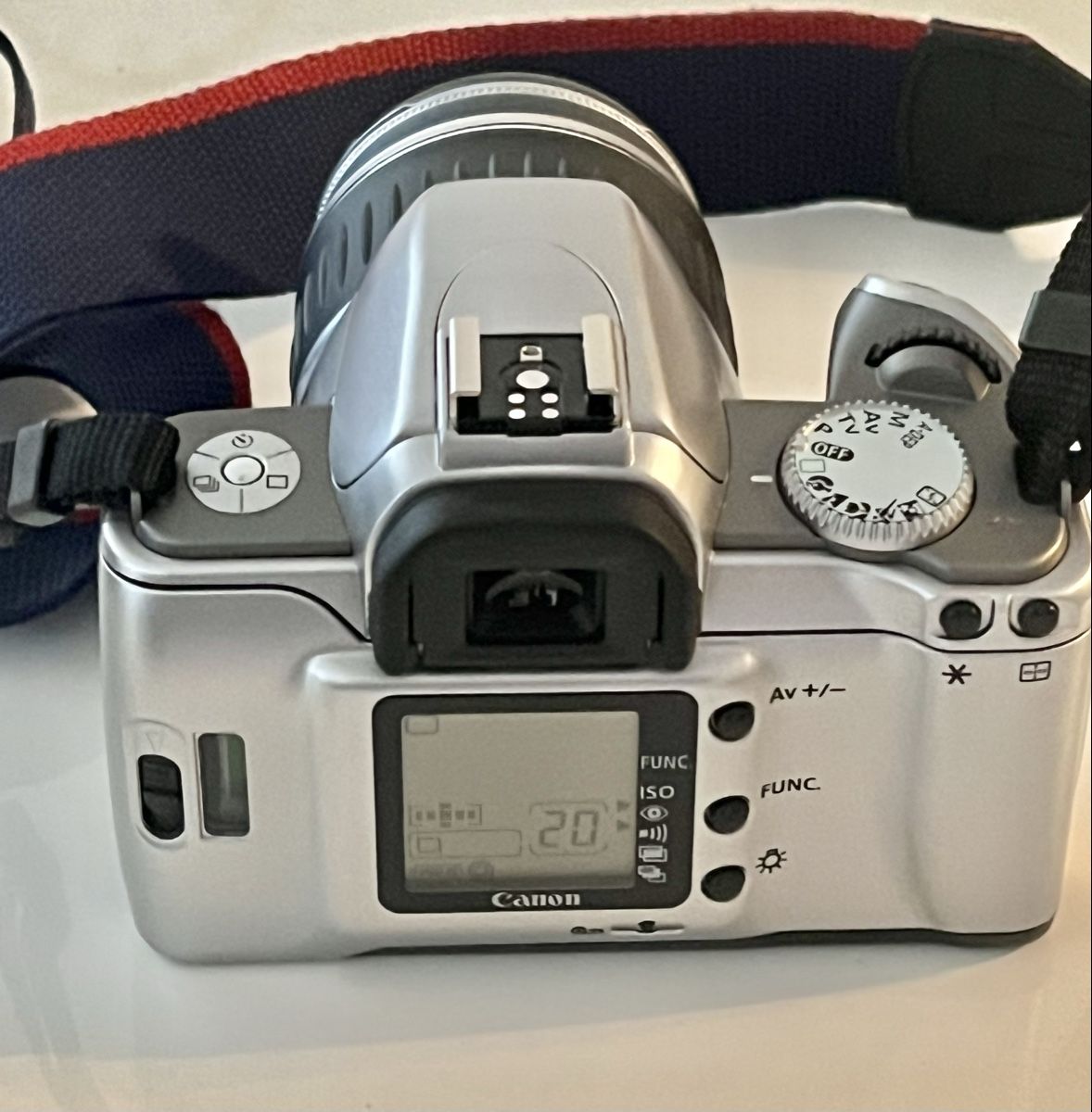 Canon Fotocamera: Canon EOS 300V argent objectif 28-90mm occasion – Usato da Chavornay venduto da MD_77 2