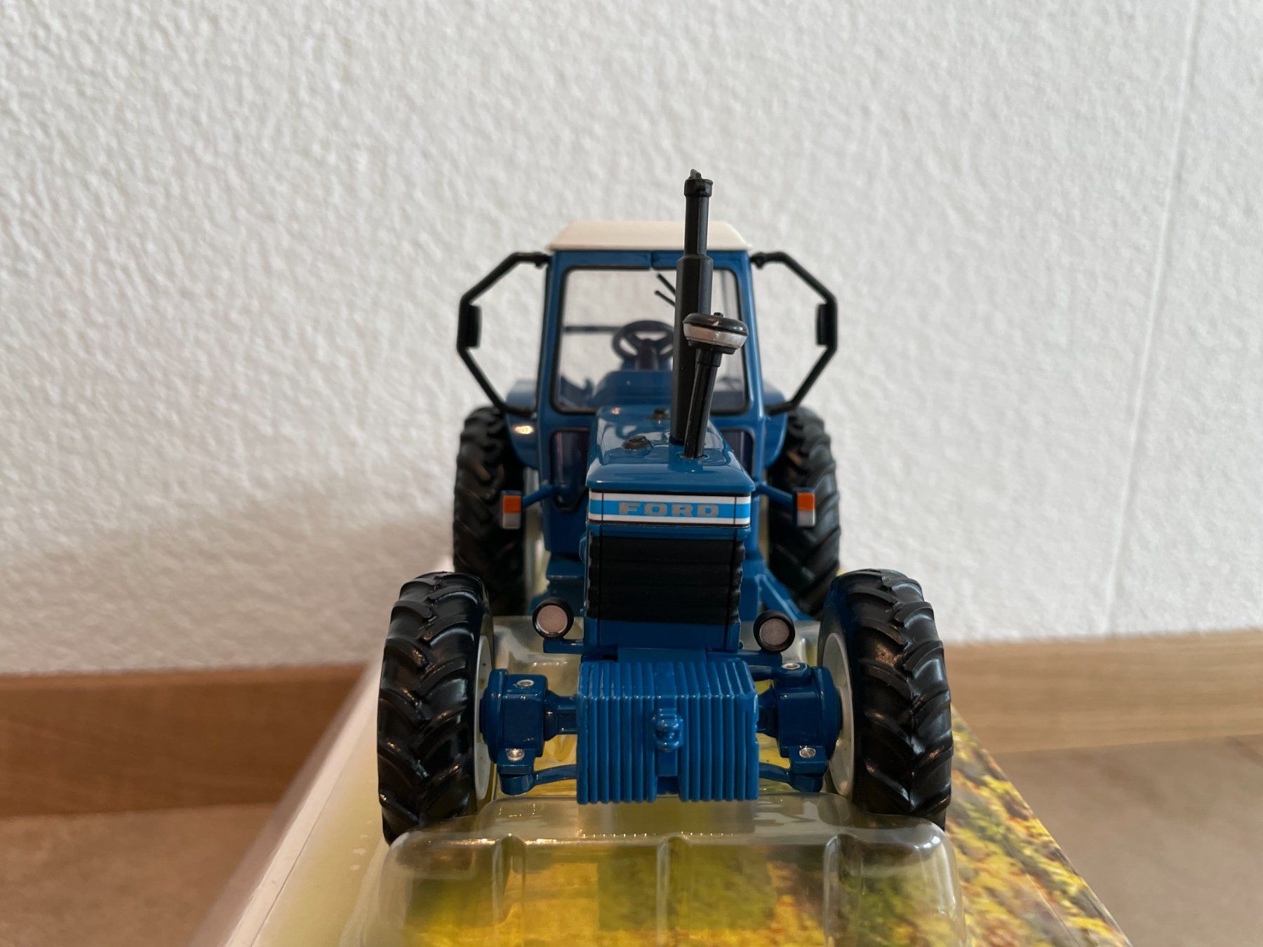 Ford Trattori: Britains Ford 8700 – Nuovo e nell'imballaggio originale da Kreuzlingen venduto da Stefan1150 1
