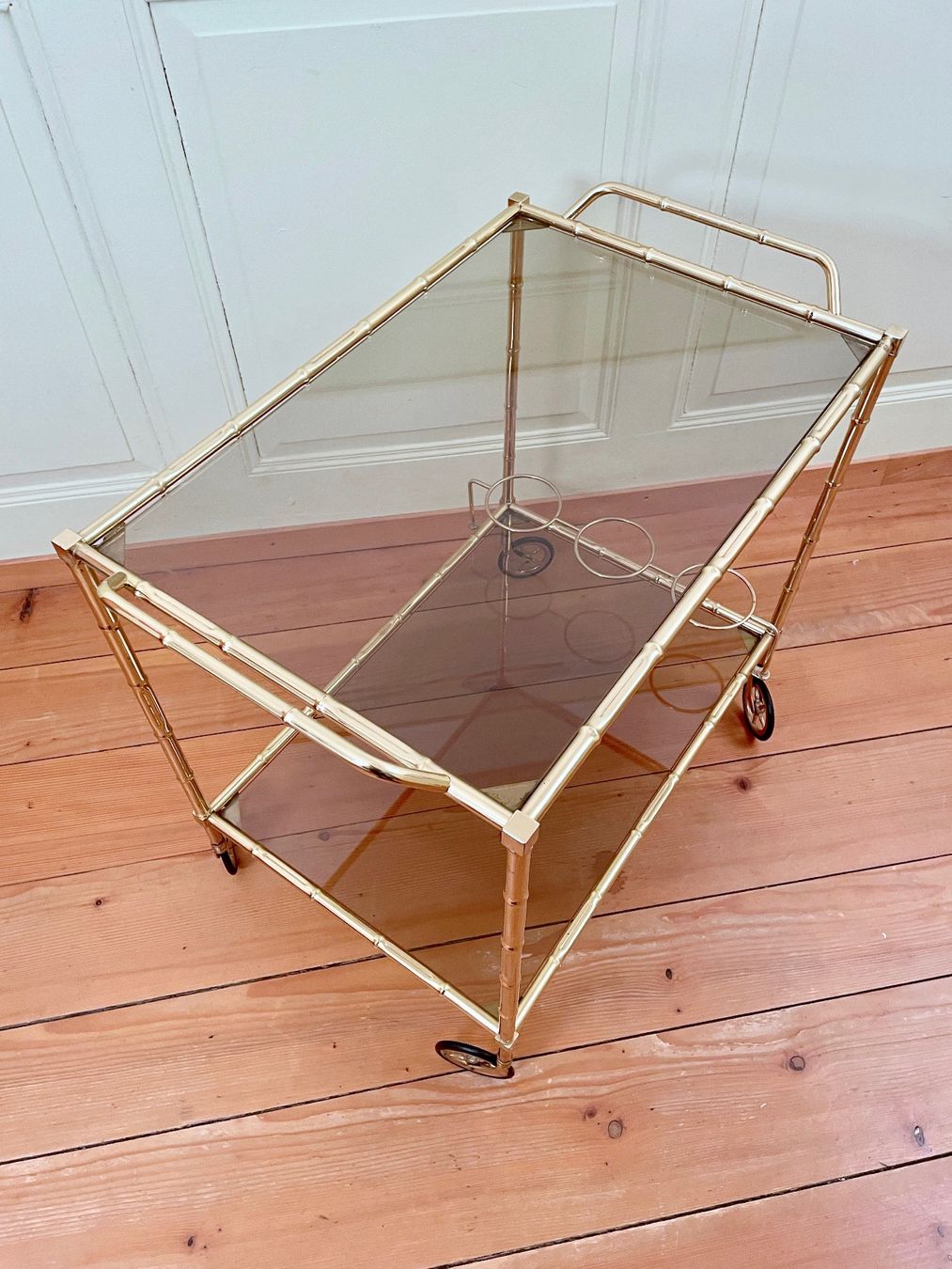 Carrelli di servizio: Faux Bamboo Servierwagen // Hollywood Regency – Usato da Schinznach-Dorf venduto da mix 9