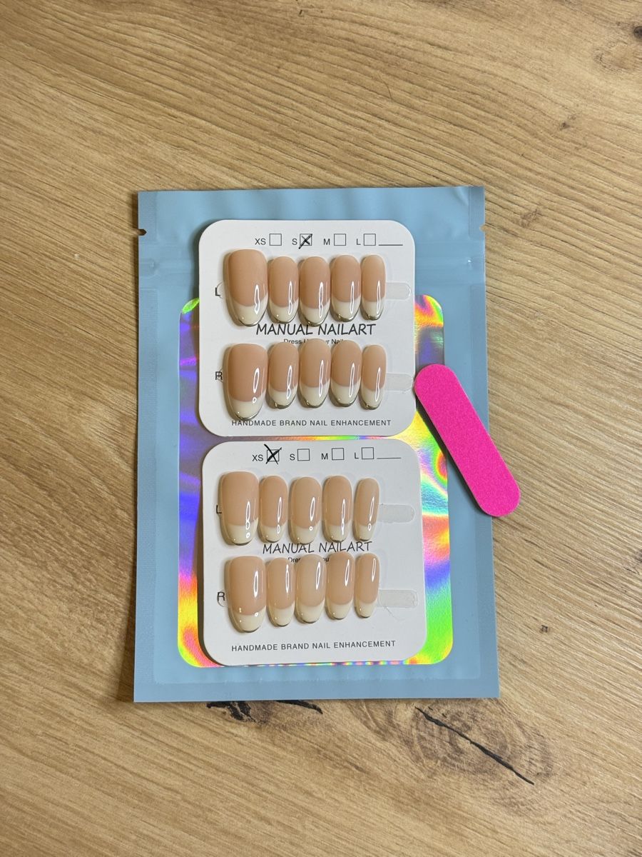 Unghie finte: Lot de 20 faux ongles – Nuovo e nell'imballaggio originale da Châtel-St-Denis venduto da Montclair_Swiss 2