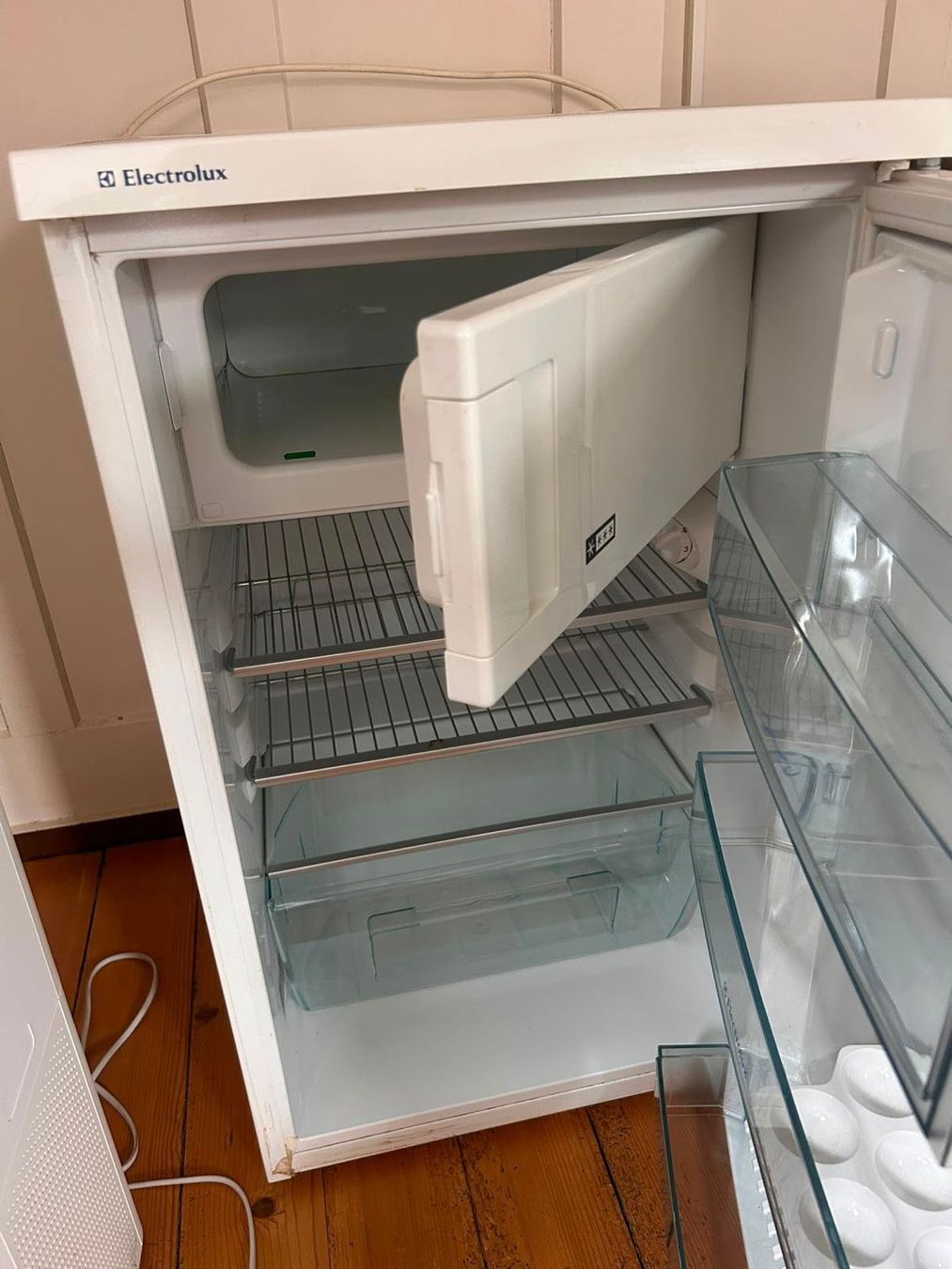Electrolux Frigoriferi: Electrolux Kühlschrank mit Gefrierfach – Usato da Küsnacht ZH venduto da joe_v6z5 3