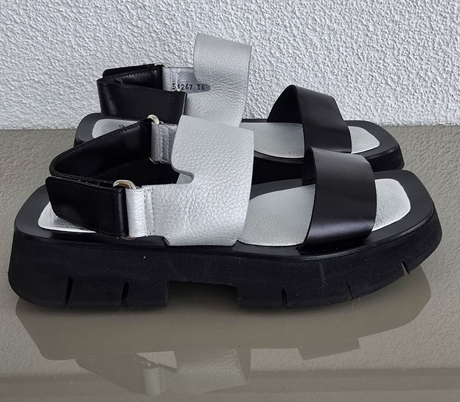 Scarpe da donna: Sandale Homer's 36 schwarz/Silber Leder – Nuovo e nell'imballaggio originale da Untereggen venduto da cla_kb2w