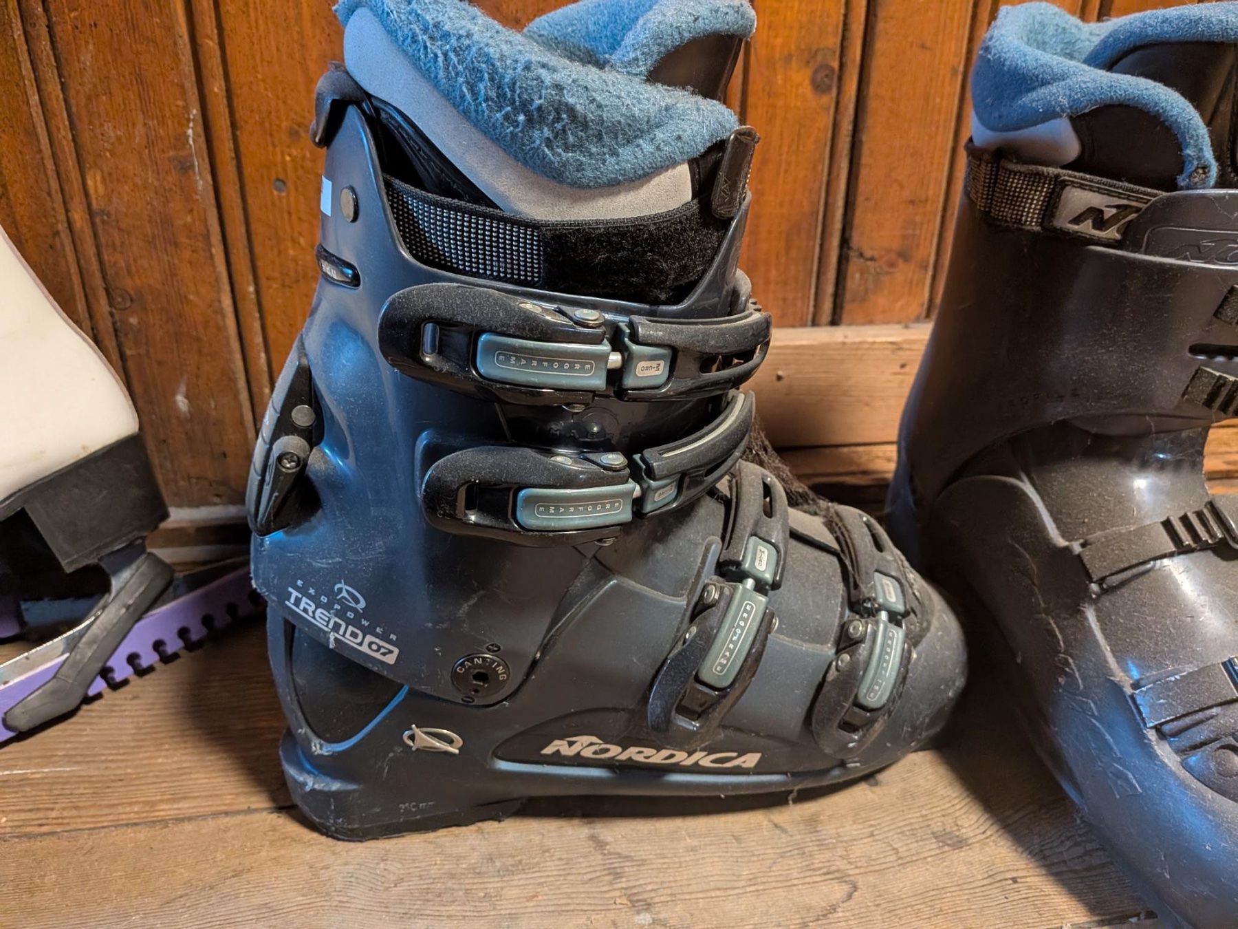Head Sci: Ski-Set: HEAD Ski mit Stöcke & Skischuhe – Usato da Bern venduto da sut_5f9k 3