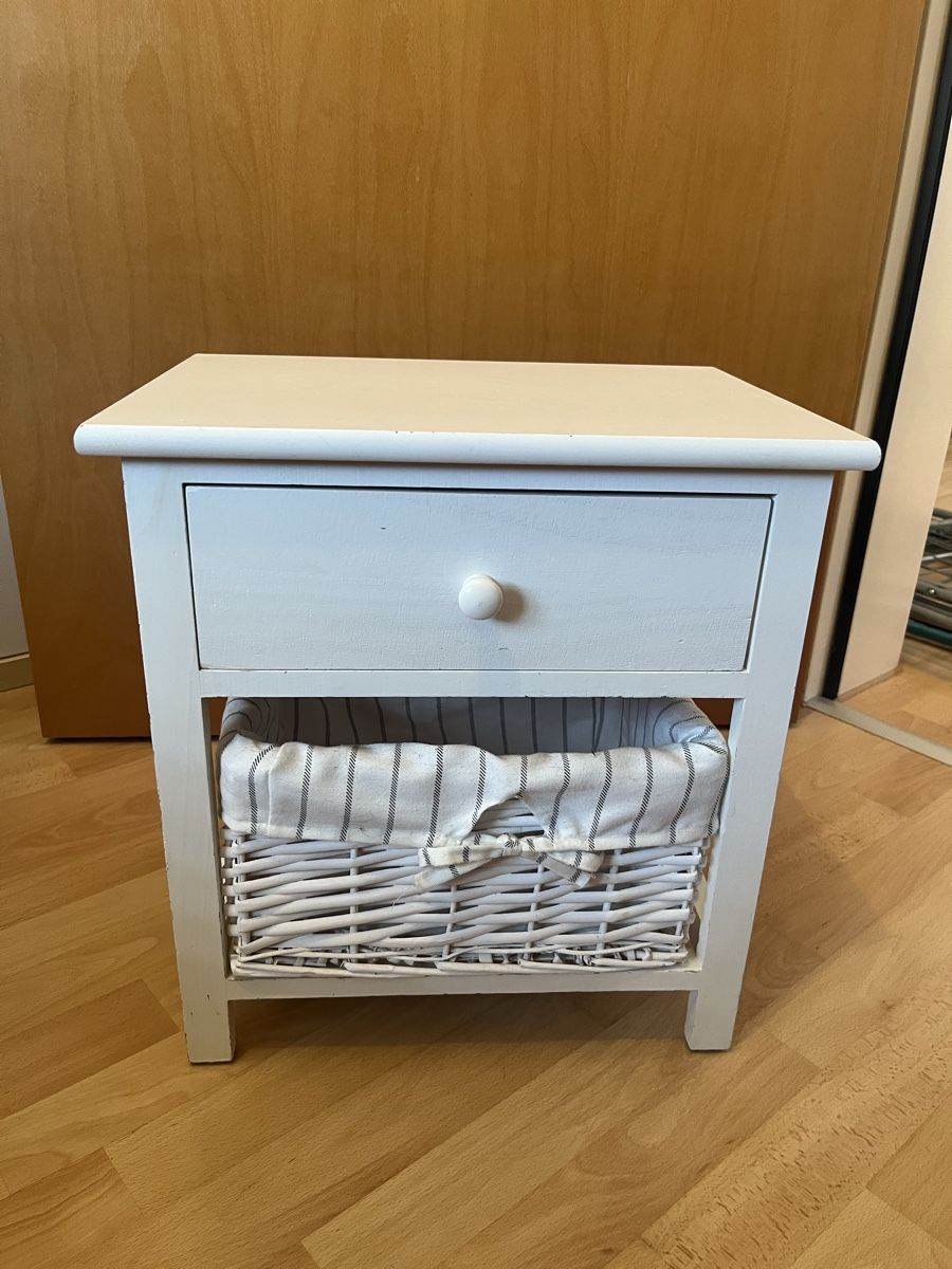 Nachttische: white bedside table – Gebraucht aus Oberohringen von lil_yly6