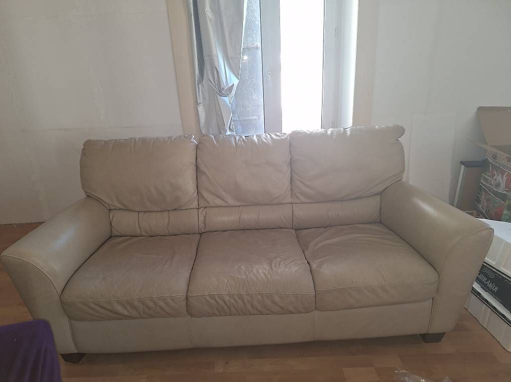 Sofas: Canapé 3 places – D'occasion à Travers par Sunsun85