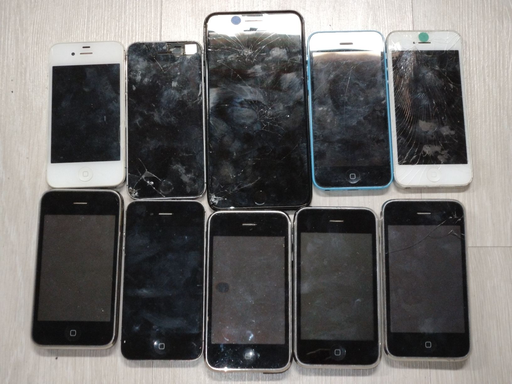 Apple Telefoni cellulari / Smartphones: Lot de 10 iPhones 3 4 5 6 – Difettoso da Farvagny-le-Grand venduto da LaCaverne