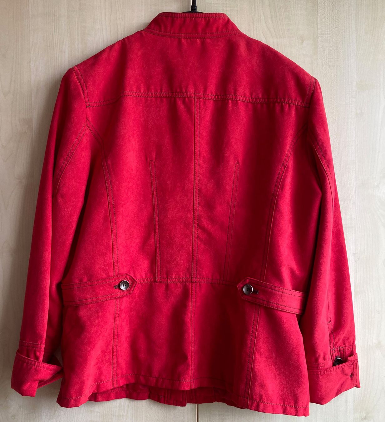 Giacche: Jacke Gr. 40/42; wahrscheinlich Alcantara – Nuovo (secondo la descrizione) da Weinfelden venduto da Cheyenne21 1