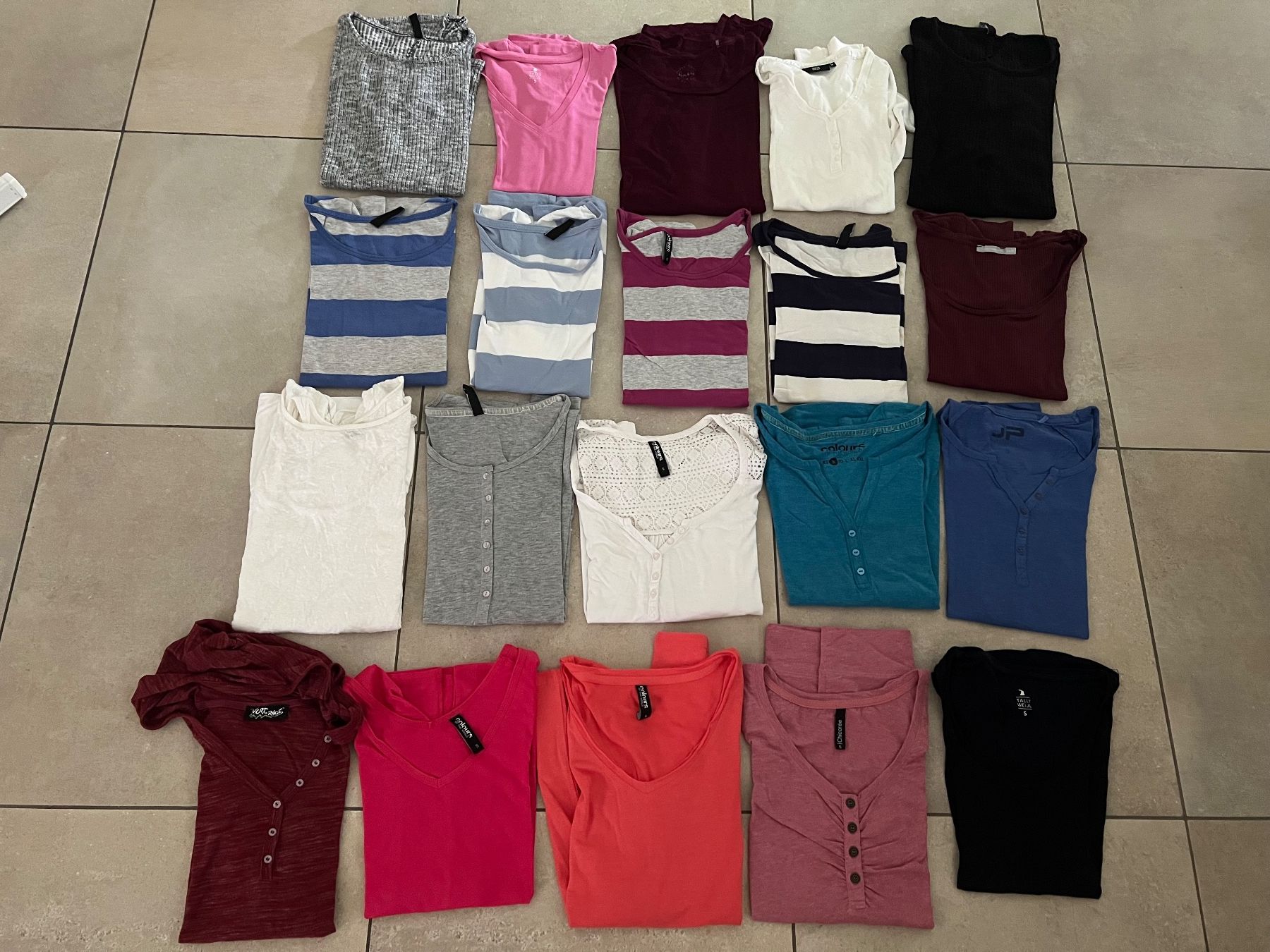 Lotti di vestiti: 20 Damen Shirts langarm Gr. S – Usato da Münchenbuchsee venduto da dani1113
