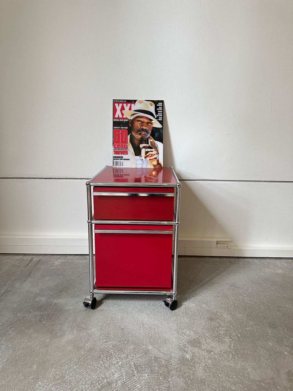 USM Korpus: USM Haller Rollkorpus Rubinrot – Gebraucht aus Grenchen von Design-Outlet 1