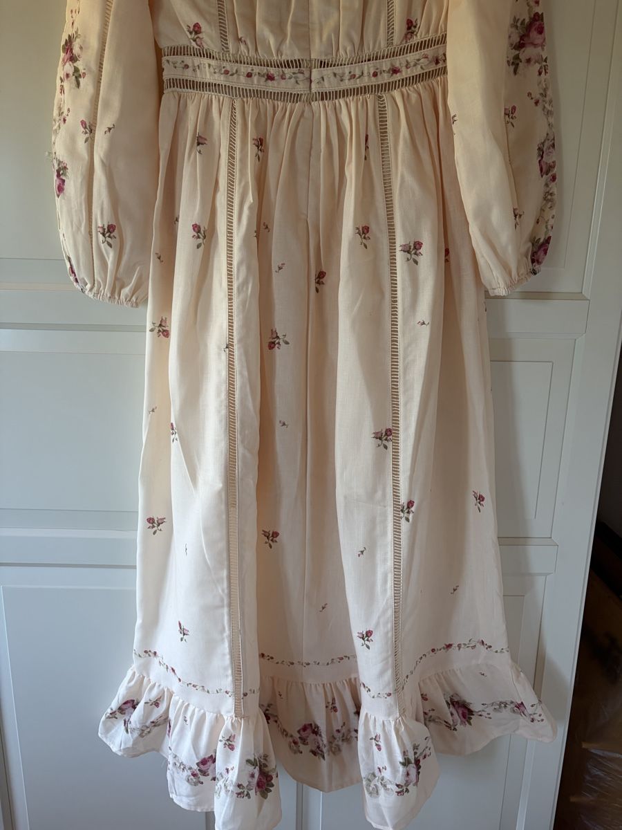 Vestiti: Floral Linen Blend Midi Dress – Nuovo (secondo la descrizione) da St.Josefen venduto da lop_lh8d 5