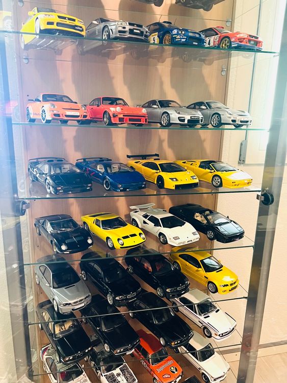 Fabelhafte Modellauto 1 18 Vitrine Bild