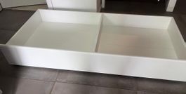 2 weisse Bettladen Schubladen für Stauraum, top Zustand!
