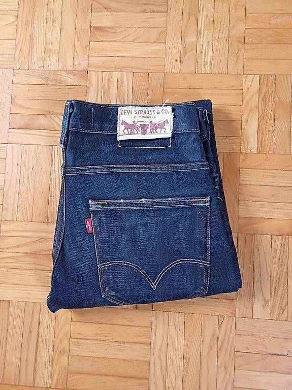 Jeans: Jeans Levi's 511 taille 30x32 – Gebraucht aus Glovelier von GaCh