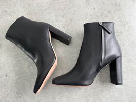HUGO BOSS Stiefeletten schwarz Gr. 39.5 - NEU - NP: 426 Euro