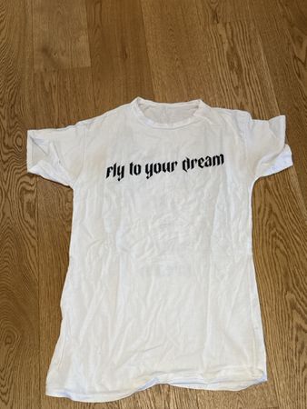 T-Shirt weiss "fly to your dream" mit Flügelprint Grösse M