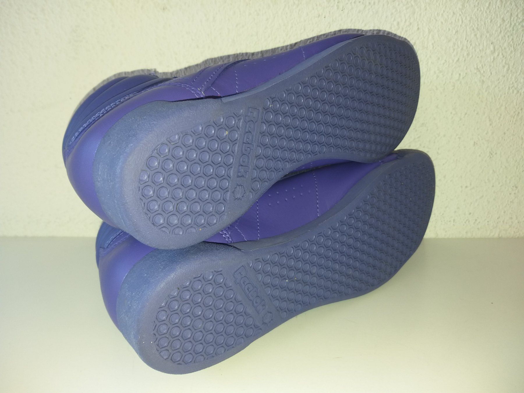Fila Damenschuhe: FILA  Chaussures / Schuhe  Pointure / Nummer 37,5 – Gebraucht aus Cossonay-ville von Super-Price-Quality 5