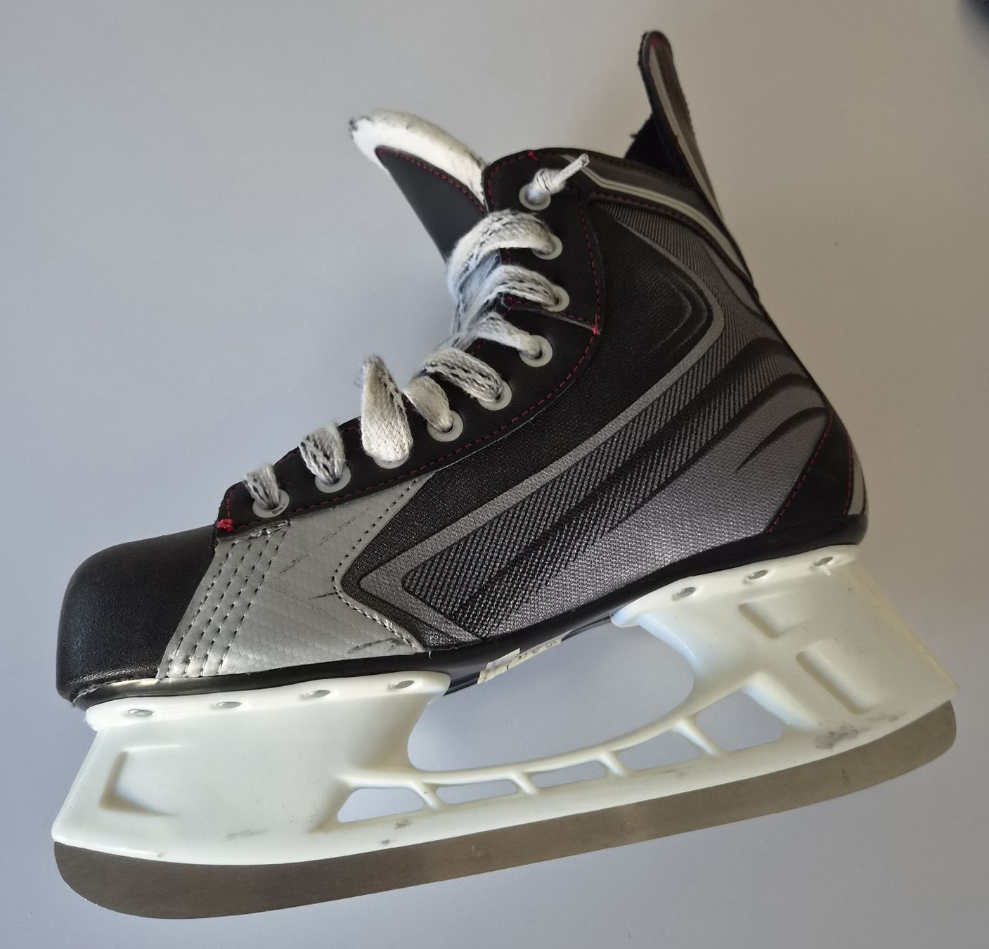 Schlittschuhe: Patin Bauer Vapor 44.5 – Gebraucht aus Tavannes von Setev12789 1