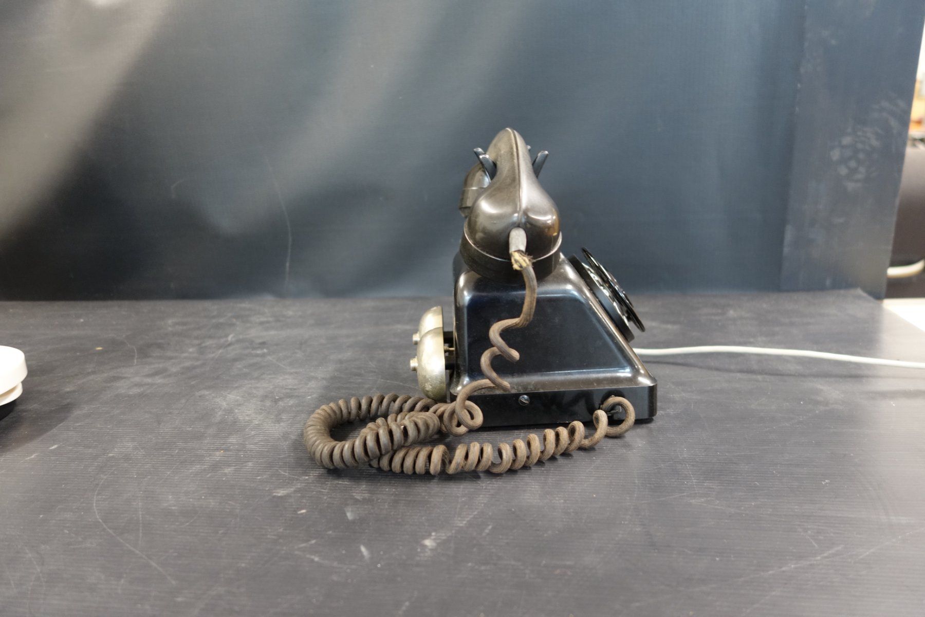 Telefoni: Antiker schwarzer Wählscheiben-Telefon-Klassiker – Usato da Basel venduto da bk_brockibasel 2