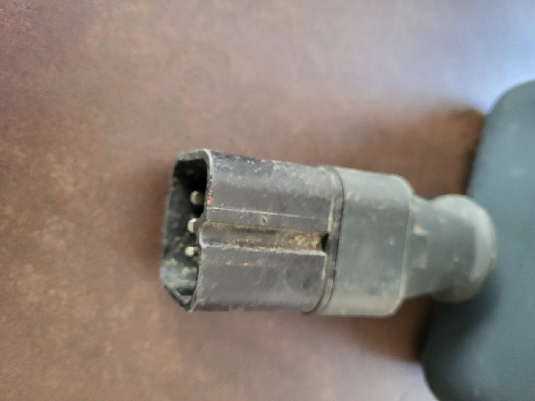 Stecker: 500 V Stecker männlich – Gebraucht aus Rifferswil von Jchb 2