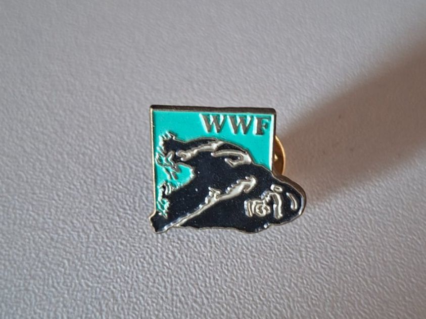 WWF Plaquettes & Badges: WWF Pin – D'occasion à Erlinsbach par pfunky