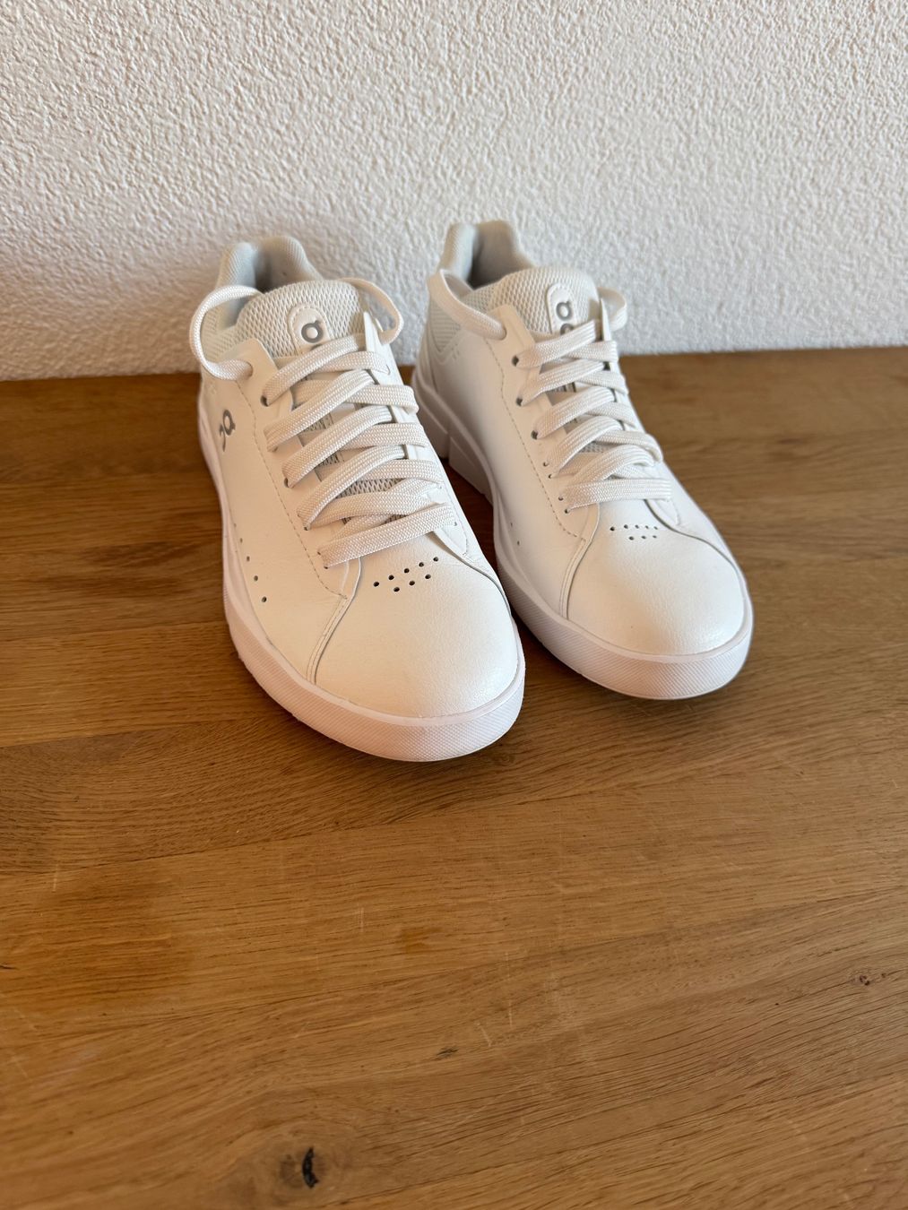 Scarpe da uomo: ON The Roger Advantage Herren Sneaker Gr 36.5 – Nuovo (secondo la descrizione) da frauenfeld venduto da tia01