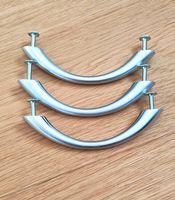 3 Möbelgriffe Chrom silber gebogen ca. 96 mm Lochabstand
