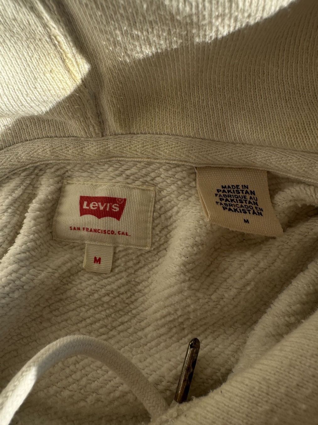 Levi's Maglioni & Felpe: Sweatshirt LEVIS à capuche blanc – Usato da Montreux venduto da iizaa811 2