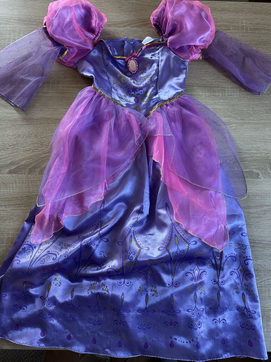 Robes et jupes: Prinzessinenkleid ca Gr. 140 – D'occasion à Birrwil par kidsstore