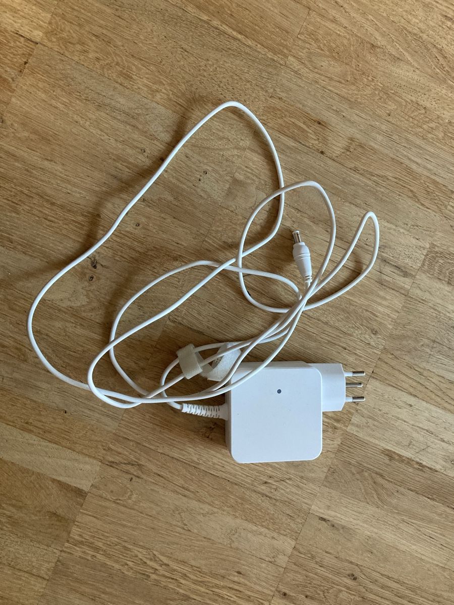 Laufwerke & Adapter: Netzteil Universal, 12V, 3,2 A – Neu (gemäss Beschreibung) aus Zürich von Retrogirl