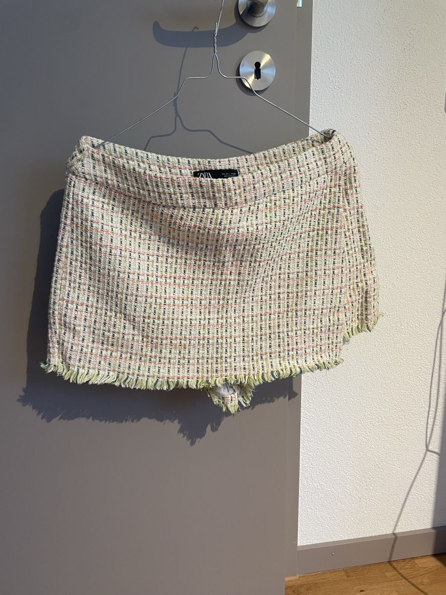 Zara Hosen: Zara Shorts Gr.L – Neu (gemäss Beschreibung) aus Zürich von Mary233