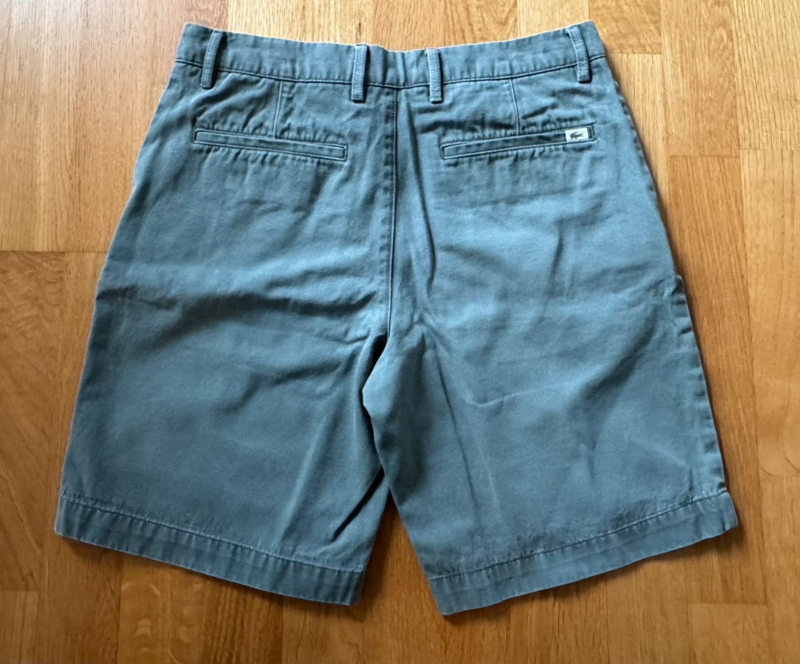 Lacoste Hosen: Originale Lacoste Hose Grösse 38 – Gebraucht aus Bern von Mimmo00