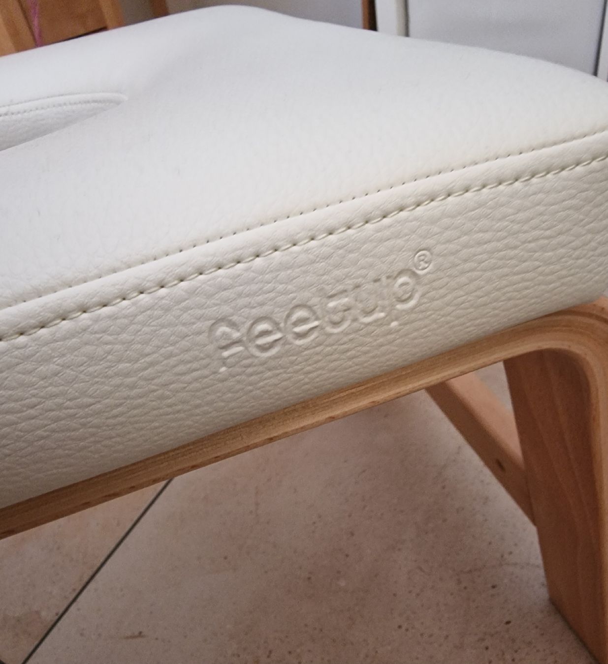 Hometrainer: FeetUp Kopfstandhocker – Usato da Frutigen venduto da Maqua 3