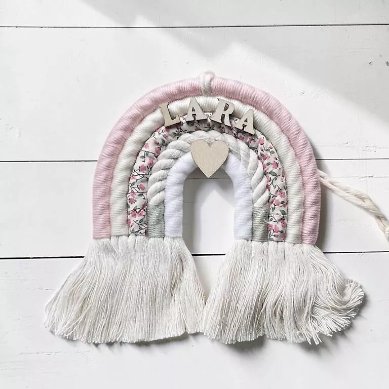 Tutte le decorazioni: Makramee Regenbogen personalisiert  – Usato da Glis venduto da KubEmma.ch