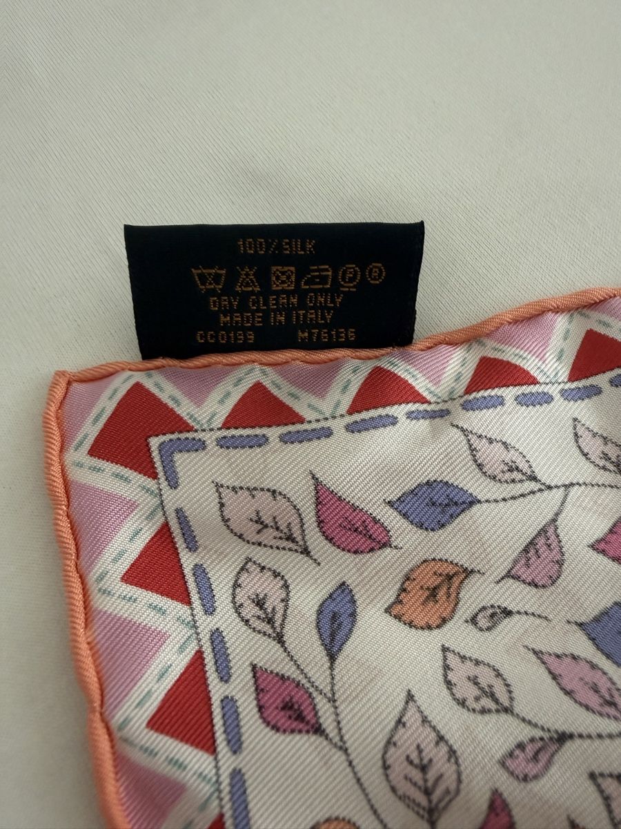 Louis Vuitton Foulards & écharpes: Louis Vuitton Seidentuch - ungetragen – Neuf (Voir description) à Muri b. Bern par jor_9tvf 3