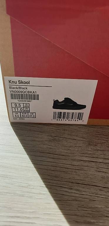 Vans Scarpe da uomo: Grösse 42.5 kaum getragene Vans Knu School – Usato da Widen venduto da Babytaumel 1