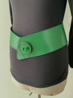 Breiter Leder - Gürtel mit grünem Schmuckstein 72-86 cm