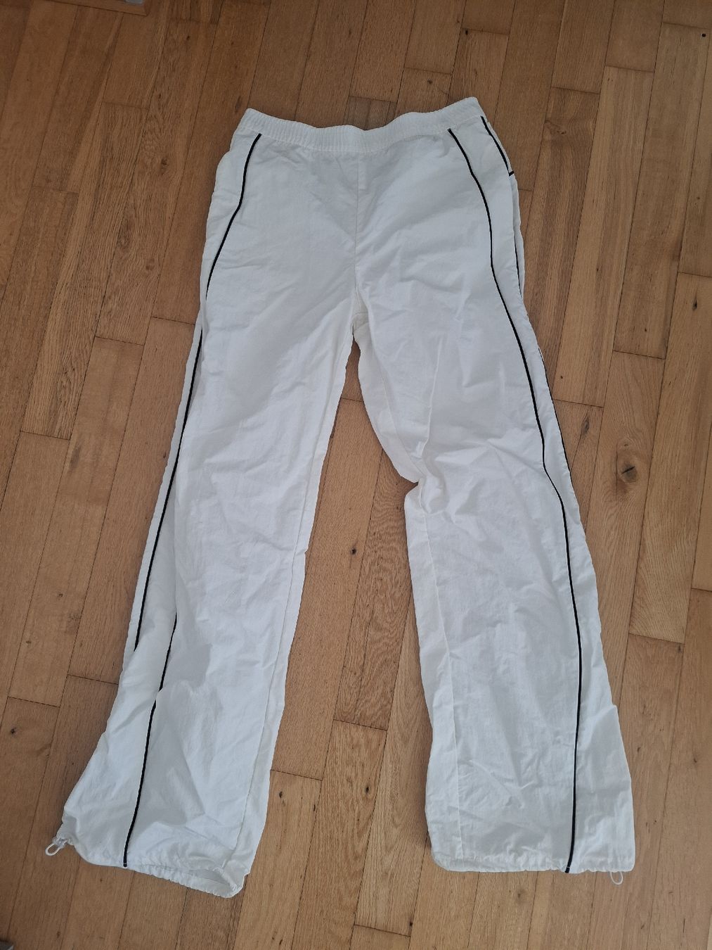 H&M Pantaloni: Trainingshose von H&M – Usato da Wetzikon ZH venduto da jesszs