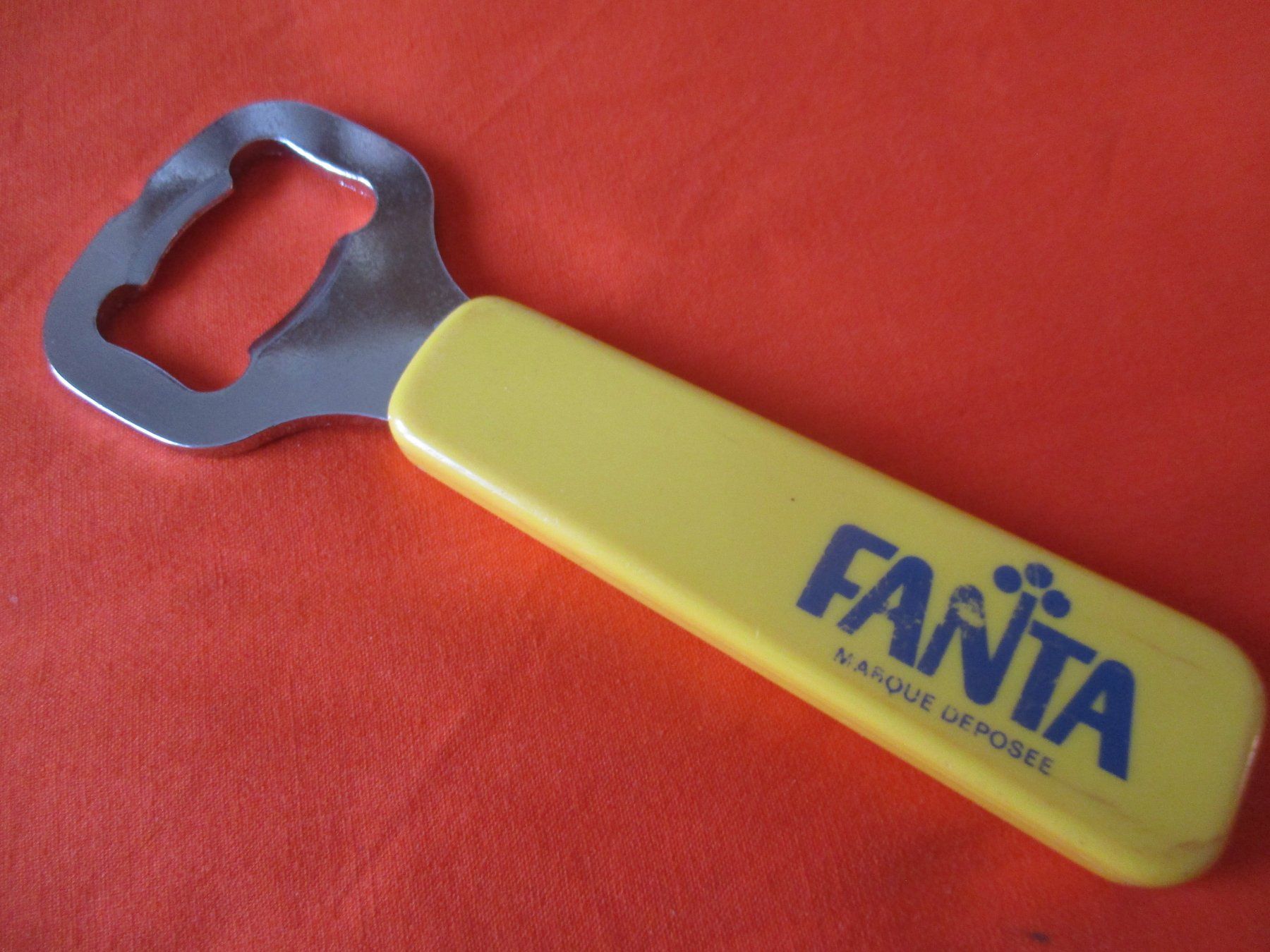 Flaschenöffner & -verschlüsse: Flaschenöffner Fanta – Gebraucht aus Birsfelden von alles-muss-raus 1