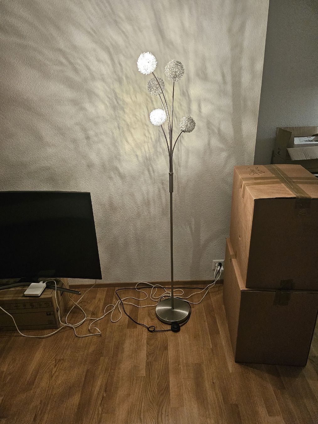 Lampade: Stehlampe zu verkaufen – Usato da Oberwil BL venduto da vandra 1
