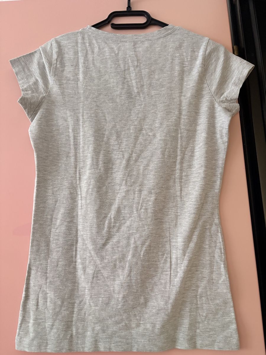 T-shirt: Maglietta donna grigio – Usato da S. Antonino venduto da FedeKikka88 1