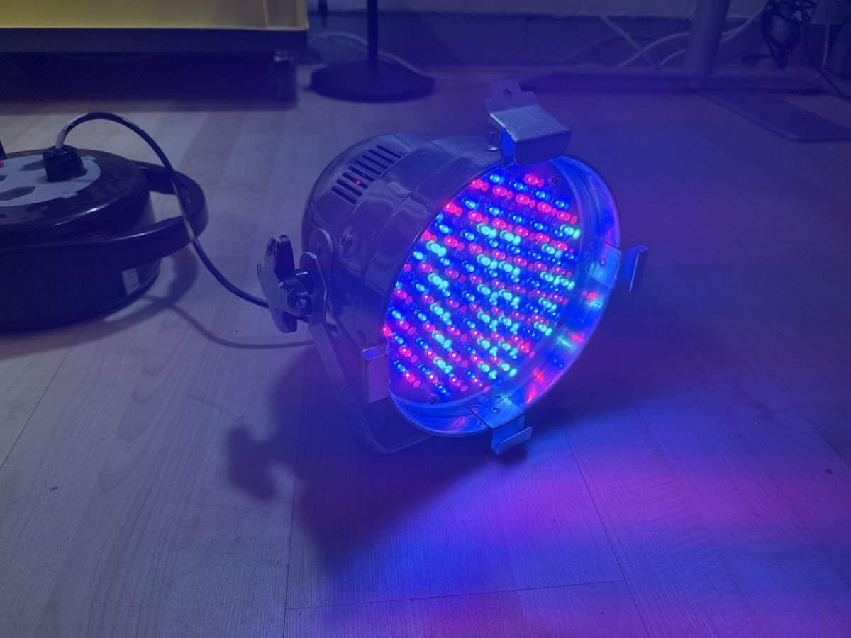 Lampen: LED Scheinwerfer PAR56R RGB DMX – Gebraucht aus Ehrendingen von Sansav 2